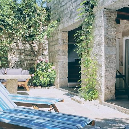 Rector'S Villa - Charming Retreat In Old Town With Jacuzzi In Private Courtyard Rab Town Exterior photo