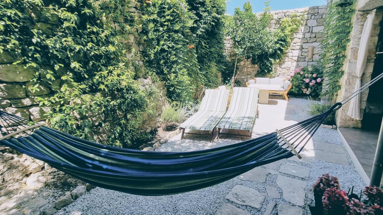 Rector'S Villa - Charming Retreat In Old Town With Jacuzzi In Private Courtyard Rab Town Exterior photo