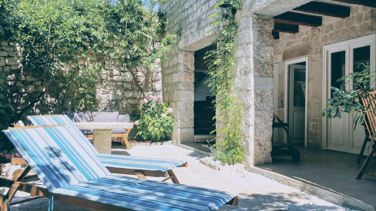 Rector'S Villa - Charming Retreat In Old Town With Jacuzzi In Private Courtyard Rab Town Exterior photo