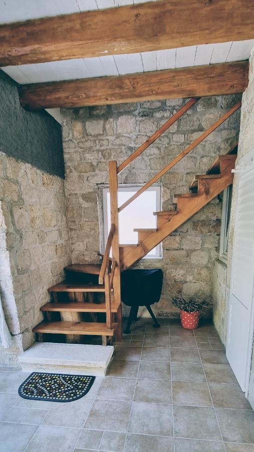 Rector'S Villa - Charming Retreat In Old Town With Jacuzzi In Private Courtyard Rab Town Exterior photo