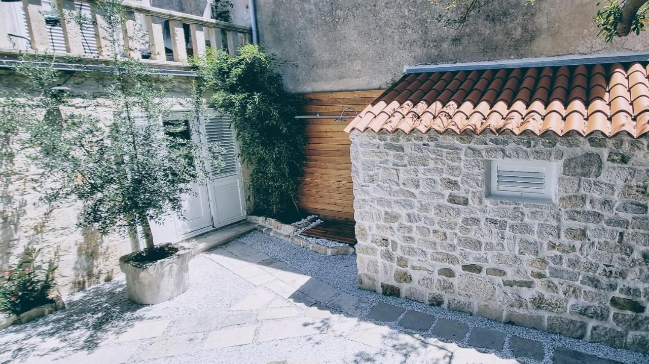 Rector'S Villa - Charming Retreat In Old Town With Jacuzzi In Private Courtyard Rab Town Exterior photo