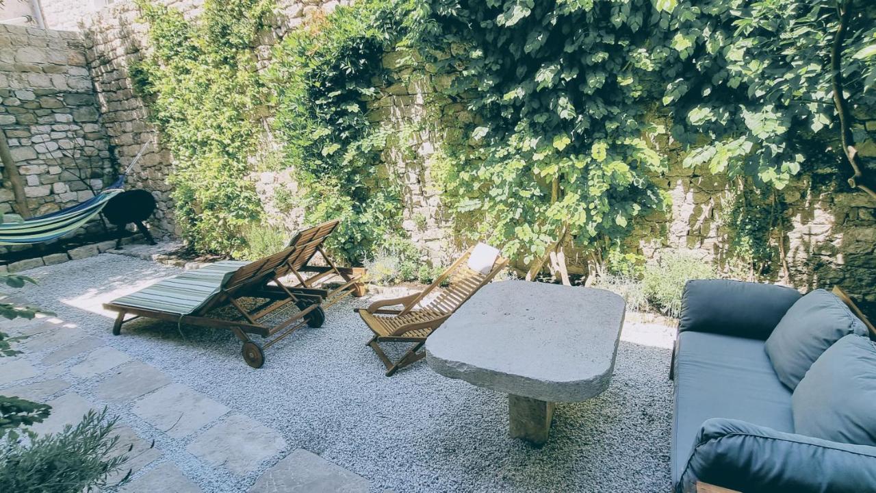 Rector'S Villa - Charming Retreat In Old Town With Jacuzzi In Private Courtyard Rab Town Exterior photo